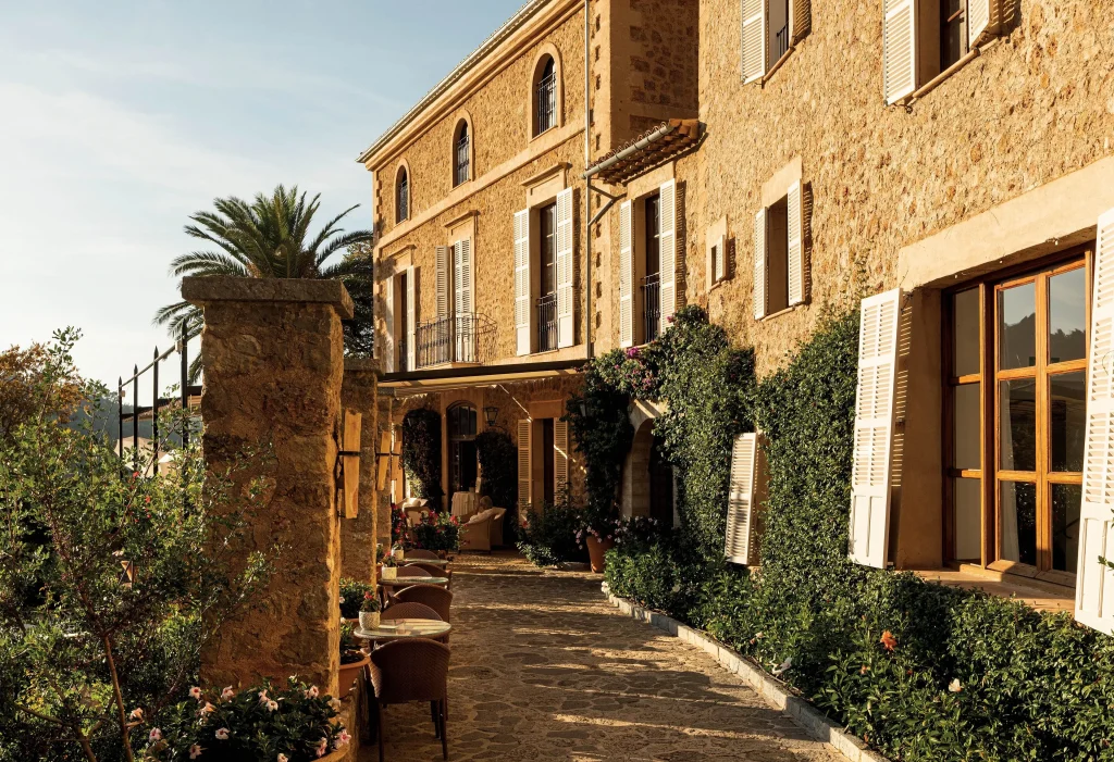 Where History Lives: 6 Hotels Built to Last Centuries 236ad94d