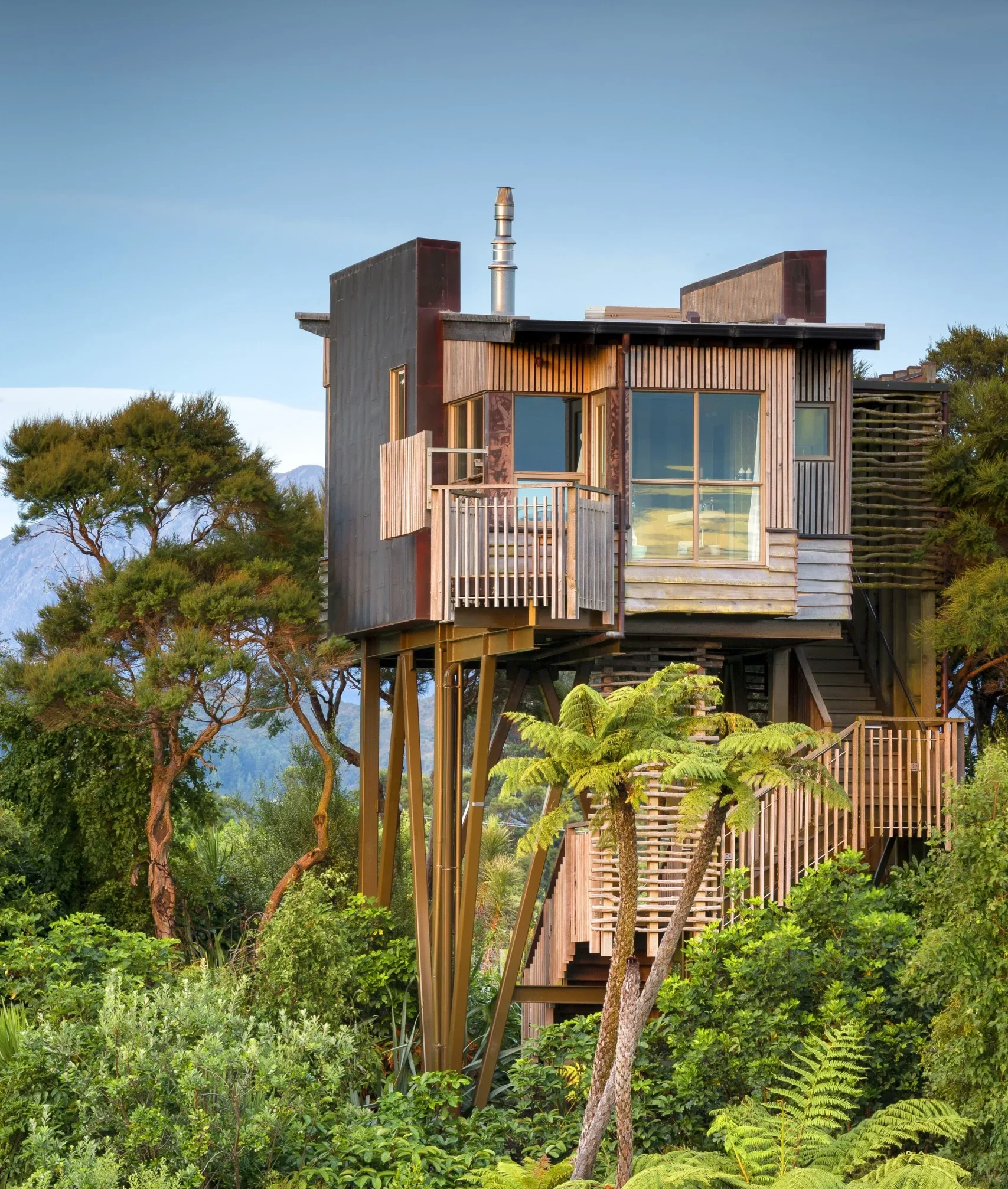 The Ultimate Guide to Treehouse & Elevated Cabin Stays Around the World 291060c1