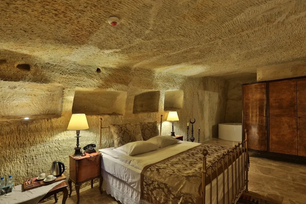 4 Cliffside Hotels Where the Architecture Is the View 58770412 1024x682