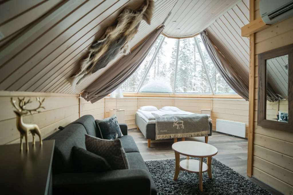 8 Glass Dome Hotels Where You Can Sleep Under the Northern Lights E43e358e 1024x683