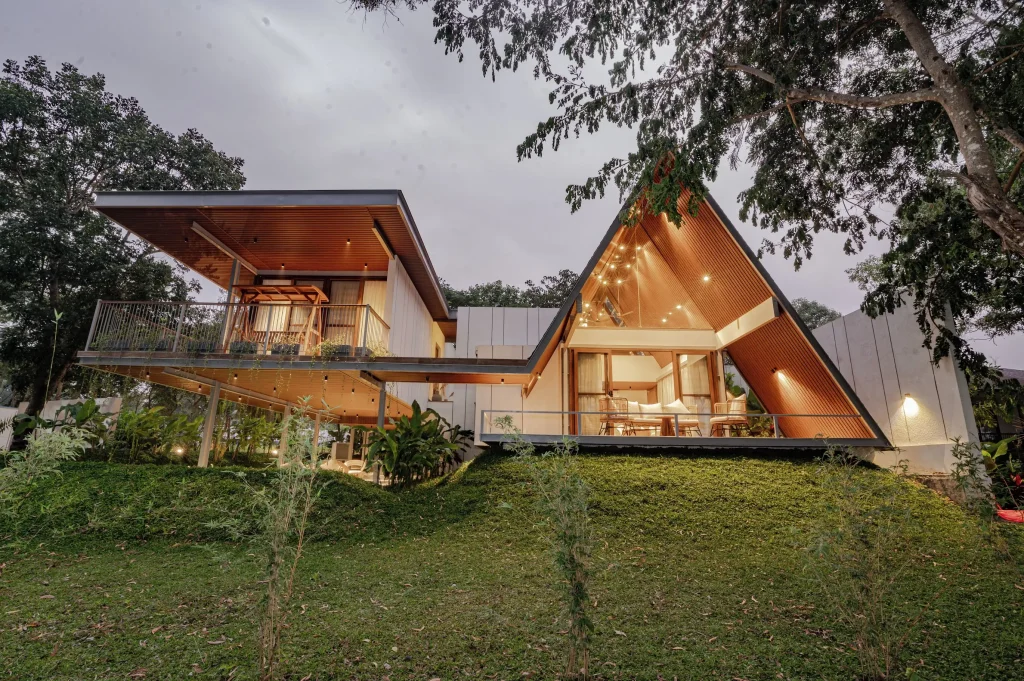 The Ultimate Guide to Treehouse & Elevated Cabin Stays Around the World ec9bc2dd