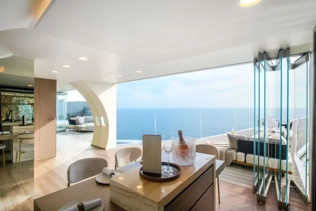 Private Jet Villa Uluwatu: A Boeing 737 on a Bali Clifftop 677e4013